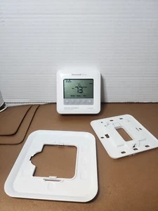 Honeywell Thermostat TH6210U2001 T6 Pro Series Programmable - Picture 1 of 3