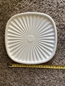 Vintage Tupperware Servalier Square Replacement Lid Seal 837-4 White, 8 1/4" - Picture 1 of 3