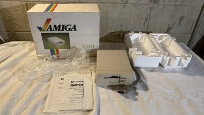 Commodore Amiga 1011 3.5” Floppy Disk Drive Working With Box See Pics  - Image 1 of 4