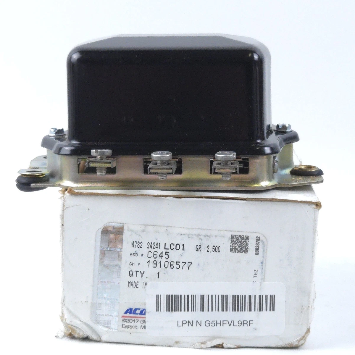 REGULADOR VOLTAJE ALTERNADOR HITACHI IR/EF 12V CON PORTA CEPILLO A UN Lado Transpo Ih201