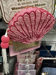 Bolso monedero artesanal con cuentas rosa concha - Imagen 1 de 3