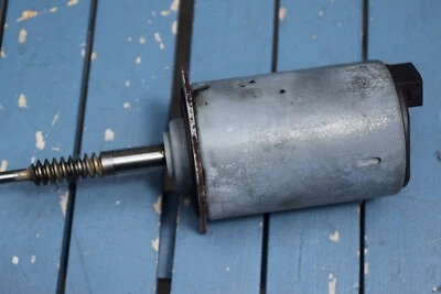 OEM 2006 2007 2008 BMW 750i ENGINE CYLINDER HEAD ACTUATOR - Изображение 1 из 4