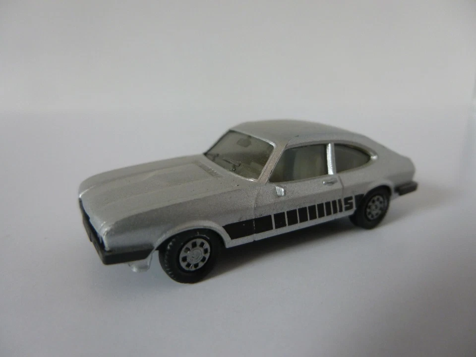 HERPA GERMANY   Ford capri  III GHIA 3.0 Plastique 1/87 eme  gris argent bande S - Photo 1/1