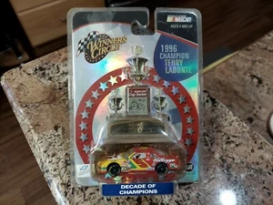 #5 TERRY LABONTE 1996 CAMPEÓN, CÍRCULO DE GANADORES "CHEVROLET MONTE CARLO" 1/64 - Imagen 1 de 2