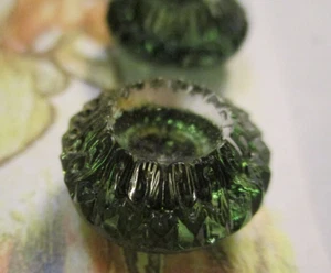 Set of 4~Vintage Exquisite 3/4" Painted leaf green Crystal Glass Buttons~ NOS - Picture 1 of 3
