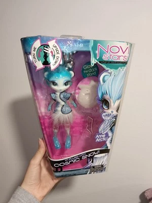 MGA 2012 Novi Stars - Anne Arctic - Alien Doll  - Imagen 1 de 4