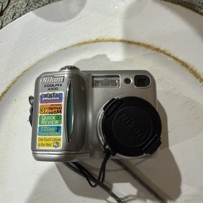 Nikon Coolpix 3100 Silver 3.2MP 3x Optical Zoom Digital Camera Excellent, Works - Image 1 of 4