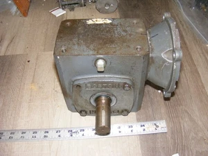 Boston 25.1 1 1/8" eje de salida x5/8" eje de entrada x 1 1/2 hp reductor de transmisión de engranajes - Imagen 1 de 3