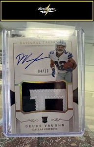 2023 Panini National Treasures #CRPA-DVA Deuce Vaughn Gold #/10 - Bild 1 von 2