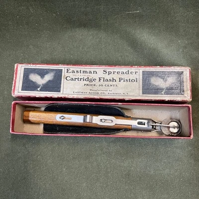 Pistola flash cartucho esparcidor Eastman Kodak 1901 vintage con caja original Foto 1 de 4