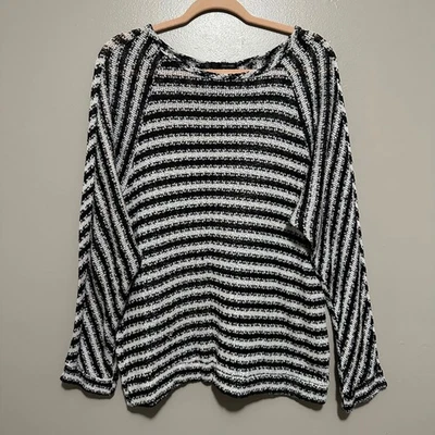 Suéter tejido a rayas blanco negro Maurices manga larga para mujer talla M Foto 1 de 3