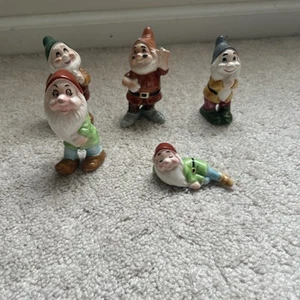 Disney Seven Dwarfs Vintage Ceramic Figurines Set Of 5 Japan - Picture 1 of 12