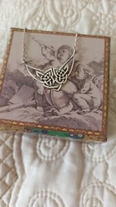 SILVER PENDANT ,WOLF DESIGN, ON SILVER CHAIN . - Picture 1 of 6