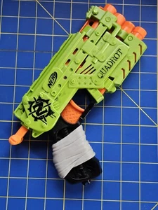 Nerf Zombie Strike Green Quadrot Elite Dart Gun Blaster - Picture 1 of 2