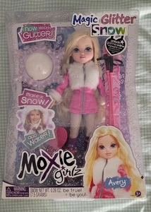 SET #5 BEKLEIDETE MOXIE GIRLZ MAGIC GLITTER SNOW AVERY - Bild 1 von 1