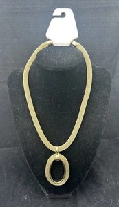 New Crown Trifari Mesh Necklace Chunky Gold Tone Oval Hoop Pendant 17”- 19” - Picture 1 of 7