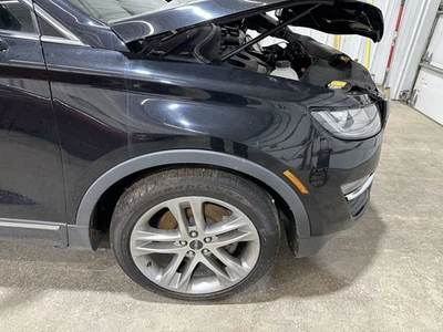 19 LINCOLN MKC PASAJERO GUARDABARROS DELANTERO DERECHO INFINITO NEGRO UM Foto 1 de 4