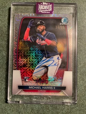 Serie Signature 2025 Topps Archives Michael Harris II RC automático/25 Bowman Mojo Foto 1 de 3