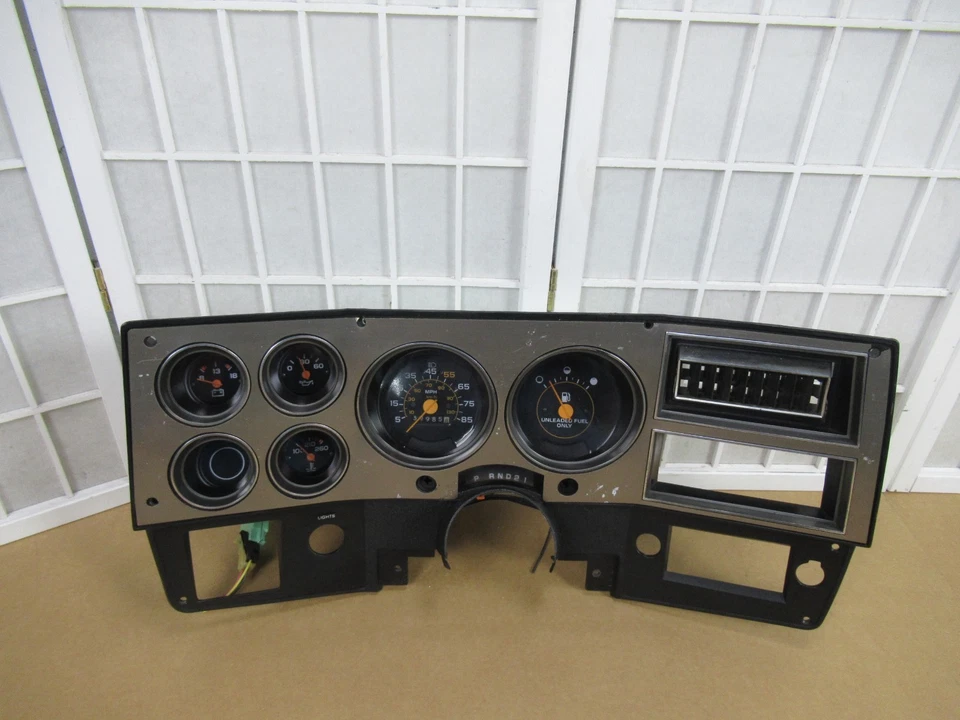 73-89 Chevy GMC C/K Pickup Blazer Jimmy AUTO TRANS Gas 39K Miles Gauge Cluster - Imagem 1 de 4
