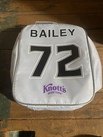 LA Kings Bailey Lunchbag 72 Knotts New Rare Cover