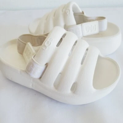 NUEVO SIN CAJA SANDALIAS NIÑOS PEQUEÑOS TALLA 6 BLANCAS UGG SPORT YEAH LOGO CORREA EXTRAÍBLE Foto 1 de 4