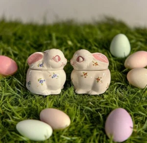 Vtg.Hobbiest Cream Bunny Rabbits Trinket Jewelry Box Hand Painted 4”x3.5” T7 Set - Picture 1 of 8
