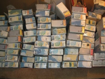 Nuevas persianas y cortinas manuales Velux para tragaluces fijos y de ventilación Velux  Foto 1 de 4