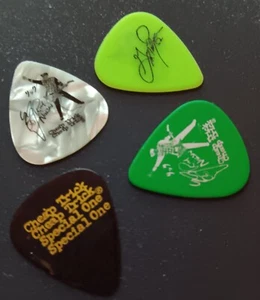 Cheap Trick guitar picks (3) Gunner Nelson (1) - Picture 1 of 2
