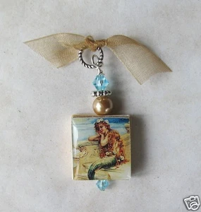 Ozean Meerjungfrau Anhänger Mythische Träume Meer Charm Scrabble Vintage Kunst Maritim - Bild 1 von 1