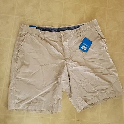 Columbia Men's 40 Beige Modern Classic shorts Pockets NEW - Image 1 of 3