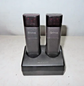 2 X Extron VLP 102 VoiceLift Pendant Microphone & 1 X VLC 202 CHARGING STATION - Picture 1 of 3