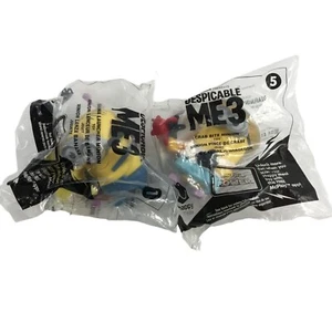 LOT 2 DESPICABLE ME 3 HAPPY MEAL TOYS NIB: CRAB BITE MINON AND BANANA LAUNCHER M - Picture 1 of 5