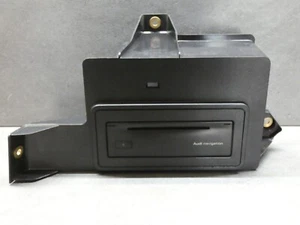 Audi A4 Avant Navirechner / Navigationsgerät mit Halterung 8618842290 - Bild 1 von 4