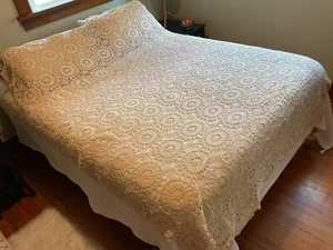 Crocheted Ivory Coverlet 77 x 87 - Picture 1 of 5