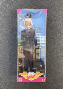 Vintage 1999 Pilot Barbie SELTENE Sonderedition kurze Haare NRFB Mattel 24017 - Bild 1 von 2