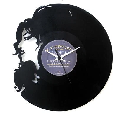 Vinyl Record Clock - Amy Winehouse - Image 1 of 4