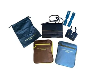 Adventures by Disney viele Taschen - 2 Seesäcke, Handtasche, Reise, Kofferanhänger unbenutzt - Bild 1 von 17
