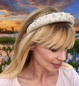 1 Zoll Gepolstertes Stirnband Offwhite Vintage Spitze Overlay Blume/Perlen Geschmückt Handarbeit - Bild 1 von 9