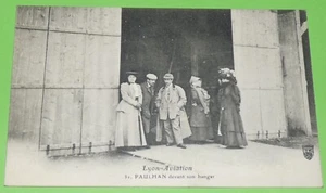 CPA CARTE POSTALE 1910 AVIATION LYON PIONNIERS AIR PAULHAN DEVANT HANGAR AVIONS - Imagen 1 de 2