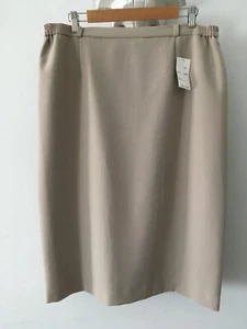 Quality Lightweight Elasticated Smart Skirt Size 18 Office / Workwear NWT - Picture 1 of 7