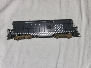 Atlas A.T.S.F. Santa Fe GP-7 diesel locomotive with Kato drive - Picture 1 of 5