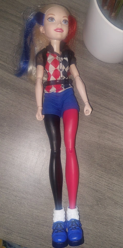 Figura de acción articulada Mattel DC Super Hero Harley Quinn 12"  Foto 1 de 3