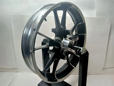 Rueda delantera Harley-Davidson Trike Freewheeler 2015-22 19x3,5 43300283 Foto 1 de 4