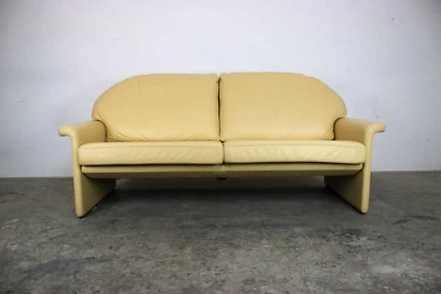 de Sede Sofa Echt Leder Gelb Zweisitzer Freisteller Couch Made in Switzerland - Bild 1 von 4
