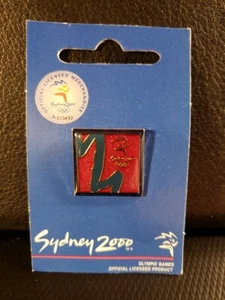 Sydney 2000 Olympic Pin Gold toned Red inlay - "Sydney 2000" Logo - Mint - Picture 1 of 1