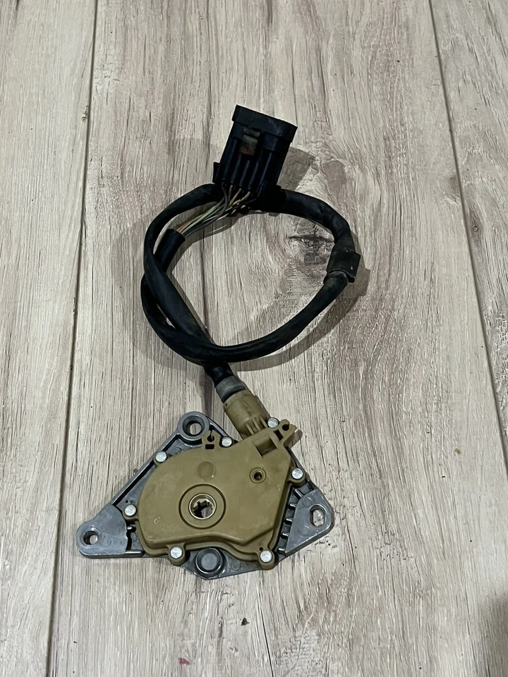 98-03 JAGUAR XJ8 XJR XK8 VANDEN PLAS NEUTRAL SAFETY SWITCH SENSOR LJA6201AD OEM - Image 1 of 4