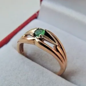 Anillo de oro liso vintage de la Unión Soviética 583,14 K con esmeralda talla 6 - Imagen 1 de 6