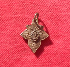 Vierge à l'Enfant - Médaille Pendentif Feuille de Vigne 3 Parties ! - Bild 1 von 3