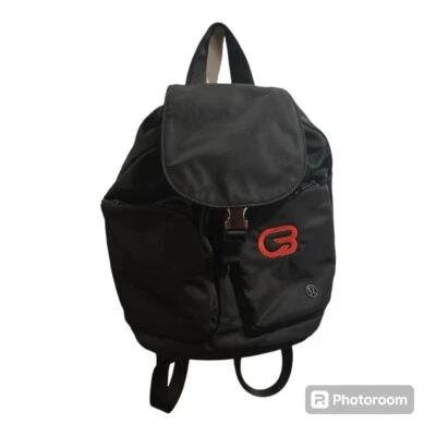 Lululemon Mochila de Transporte Negra Mini Mochila Bolso 9L Negro Cartera Rojo Símbolo Foto 1 de 4