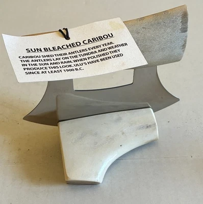 Cuerno de caribú pulido Ulu hoja de acero mango y soporte blanqueador solar Foto 1 de 4